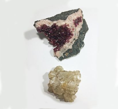null Deux jolis minéraux du Maroc : ROSELITE et quartz (7 cm) de Bou Azzer. CERUSITE...
