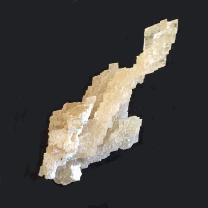 null Très élégante CALCITE : stalactite étagée (35 cm) de rhomboèdres beiges (pièce...