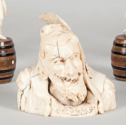 null Buste de Faust en ivoire sculpté du XIXe siècle. Représenté de léger trois quar...
