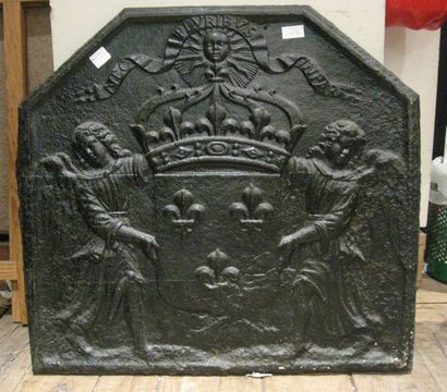 null Plaque de cheminée en fonte à décor des armes de France.
Epoque XVIII / XIXe...