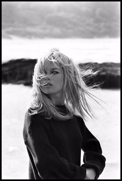 null DE RAEMY Léonard (1924 - 2000)

Brigitte Bardot

Tirage format 60x40 cm numéroté...