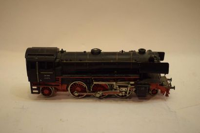 null MARKLIN « HO » : locomotive 131 avec une boite réf. 3012.