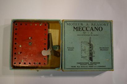 null Boite Meccano N°1A, 2A et 3A, moteur à ressort Meccano et une boite Mecavion...