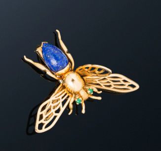 null Broche abeille en or jaune 18K (750) l'abdomen ornée de lapis-lazuli , les ailes...