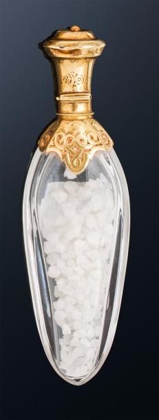null Flacon à sels piriforme en cristal taillé, la monture en or 18k (750), ajourée...