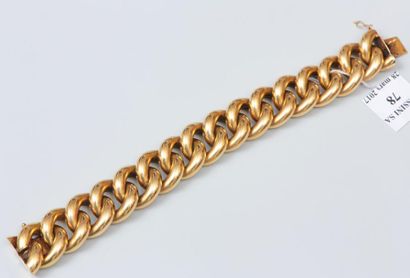 null Bracelet en or jaune 18K (750) à grandes mailles

Poids brut : 98 g ; L. : 17,5...
