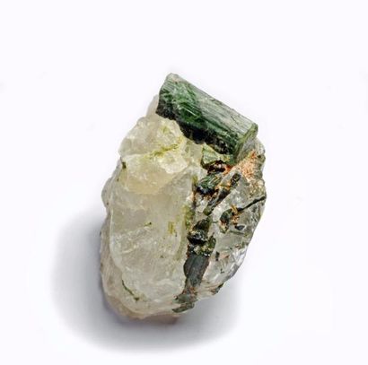 null Sept petites TOURMALINES : aiguilles "pastèque" dans quartz (7 cm) du Brésil;...
