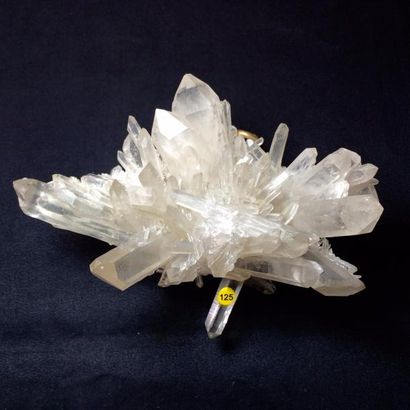 null Elégante cristallisation de QUARTZ transparent, La Gardette, Isère (15 x 12...