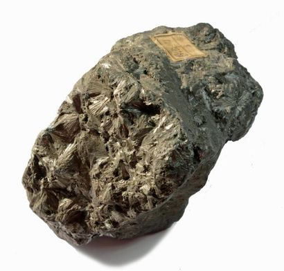 null Deux minéraux peu courants : GRAPHITE massif brillant (9 cm) de Ceylan. PYROLUSITE...