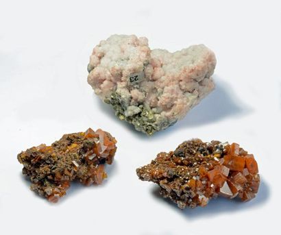 null Trois petites pièces : association RHODOCHROSITE, PYRITE, CALCITE, GALENE du...