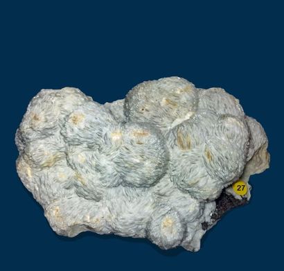 Trois minéraux français : BARYTE mamelonnée...