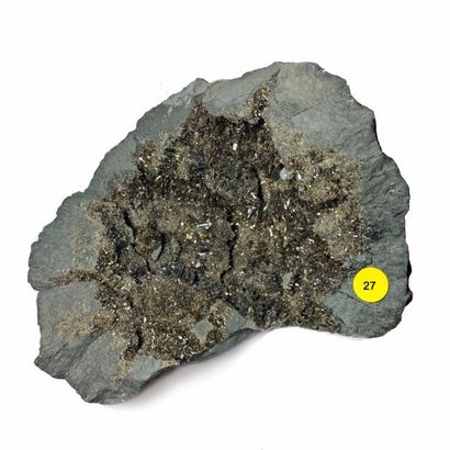 null Trois minéraux français : BARYTE mamelonnée en pompons (21 cm) et BLENDE cristallisée...