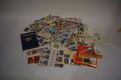 null [ Cartes postales ]

Lot de deux boîtes de CPM et CPSM diverses. On y joint...