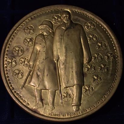 null [ WW2 ] [ DE GAULLE ]



JAEGER DE Albert. Importante médaille en bronze doré.

A...