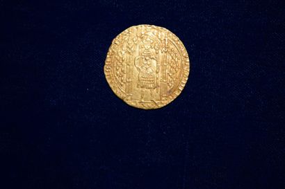 null Monnaies royales françaises en or 

Charles V (1364-1380)

Franc à pied. D.360,...