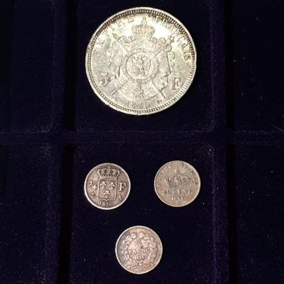 null Ensemble de 4 pièces en argent :

5 francs " Napoléon Empereur - F331 " ( 1...