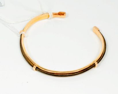 null Bracelet rigide en or jaune 14k (585) 

Poids brut : 10 g.