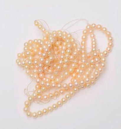 null Quatre rangs de perles de culturechoker .

Long : 35 cm , diam :3,92 mm 