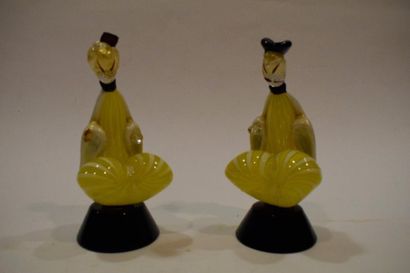 null Murano

Paire de statuettes en verre polychrome représentant un couple de dignitaire...