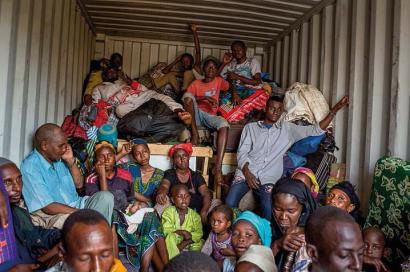 null LEPAGE Camille (1988 - 2014)

Musulmans en partance du camp de réfugiés de M'Poko...