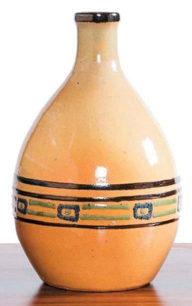 FRANCIS JOURDAIN (1876-1958) 
Francis JOURDAIN (1876-1958)
Vase en céramique à corps...