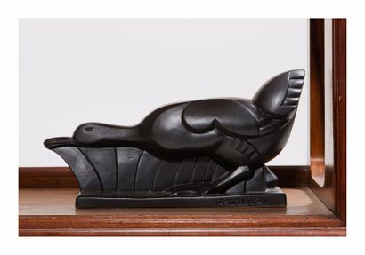 Charles LEMANCEAU (1905-1980) 
«Canard». Sculpture en céramique émaillée noire.
Signée...