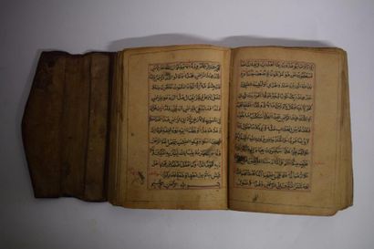 null Coran complet, Proche-Orient, ottoman, XXe siècle Manuscrit sur papier crème...
