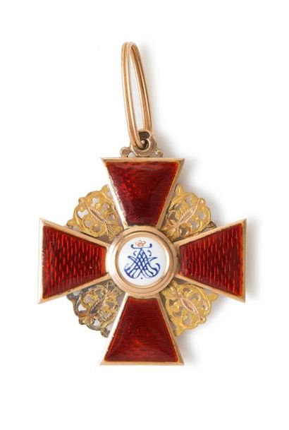 RUSSIE 
Ordre de Sainte-Anne, croix de 2ème classe en or et émail à titre civil,...