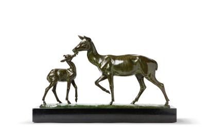 null ROCHARD Irénée, 1906-1984, 

Biche et faon, 

groupe en bronze à patine brun-vert...