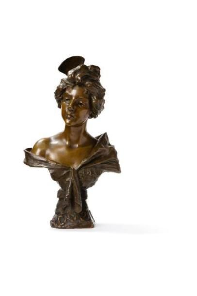null VILLANIS Emmanuel, 1858-1914,

 Carmen, 

buste en bronze à deux patines brun...