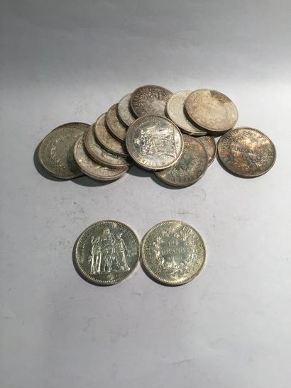 null [ Pièces en argent ]

Lot de pièces de 10 F et 50 F (Hercule) en argent. Poids...