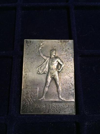 null [EXPOSITION UNIVERSELLE][SPORT]

Médaille commémorative en bronze argenté de...