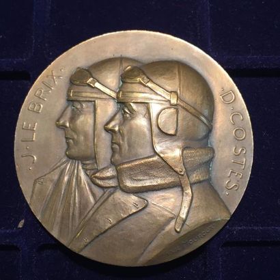 null [LE BRIX-COSTES]

Médaille de table en bronze commémorant la première Traversée...