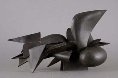 MÜLLER ROBERT, 1920-2003 
Bronze volant, 1957 sculpture en bronze peint en noir (très...