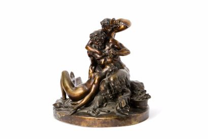 ANONYME XIXe siècle 
Bacchanale
groupe en bronze à patine brune (usures, petits fels...