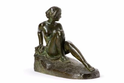 BOURAINE Marcel André, 1886-1948 
Baigneuse assise
bronze à patine antique, sur le...