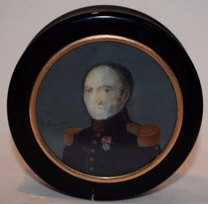 BARBEY Portrait d'officier en buste sur fond gris (petite trace de coulure et petite...