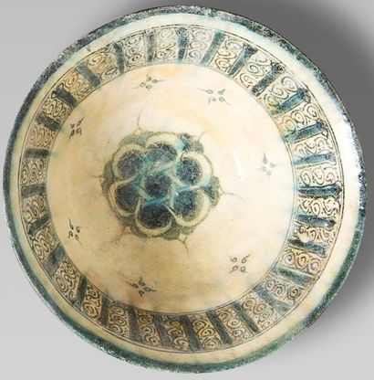 Coupe à rosace, Iran XIII-XIVe siècle
Céramique...