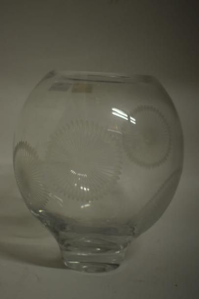 null Cristal de Sèvre

Vase globualire en cristal de Sèvres à décor de flocons stylisés....
