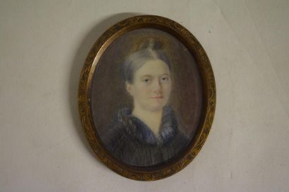 null Ecole française du XIXème siècle

Portrait en buste d'une femme

Miniature à...