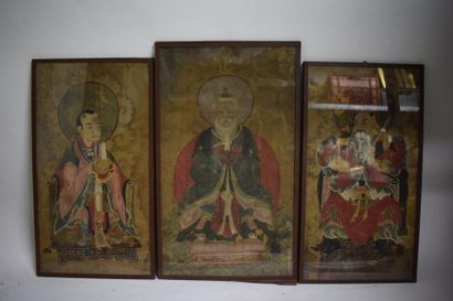 null Trois dessins asiatiques représentant chacun un dignitaire, 

40 x 21.5 cm (deux...