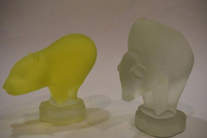 null Lot de deux figurines en verres représentant un hippopotame et un buffle stylisés....