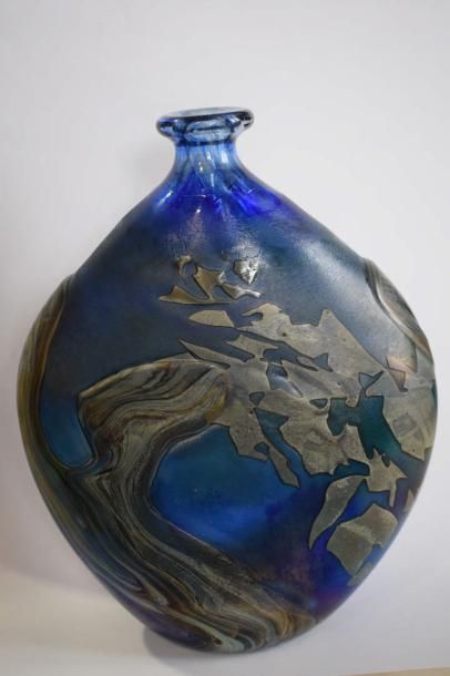 null NOVARO Jean-Claude ( 1943-2015)

Vase en verre soufflé de forme aplatie ; décor...