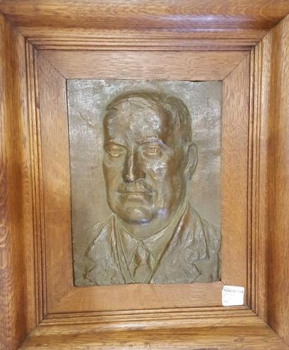 null LECAILLON Fr.

Portrait d'homme

Plaque en bronze