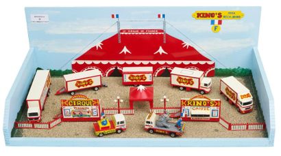 null [ Maquette ] [ Kino's Rech Brand ] [ France ]

Diorama formant l'entrée du cirque...