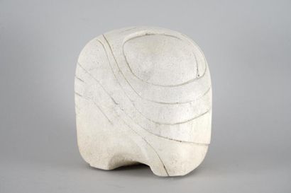 null LIBERAKI Aglaé, 1923-2014
Sans titre
sculpture en pierre calcaire beige clair...