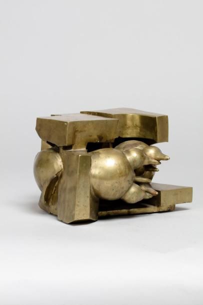 null LIBERAKI Aglaé, 1923-2014
Composition aux sphères, 1972
bronze à patine dorée...