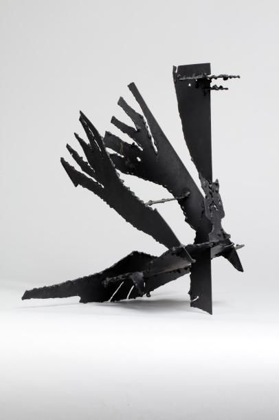null LIBERAKI Aglaé, 1923-2014
Oiseau, circa 1956
sculpture en feuilles de fer découpées,...