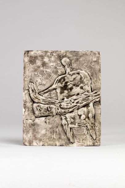 null LIBERAKI Aglaé, 1923-2014
Figure, 1959
bas-relief en plâtre patiné (très petites...