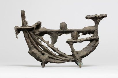null LIBERAKI Aglaé, 1923-2014
Coque, circa 1957
sculpture en bronze à patine grise...